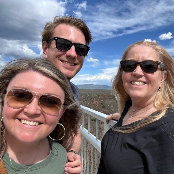 Meet Your Posher, Carly - Picture 6 of 6